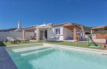Coastal Aurora Holiday Home