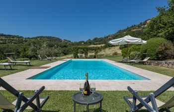 Vine Vista Holiday Home