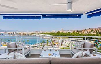 Port Out, Starboard Home Holiday Home