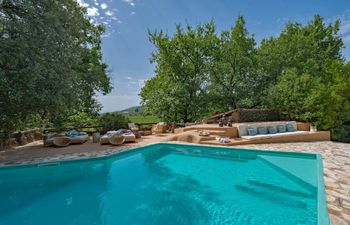 Beyond The Vineyards Holiday Home