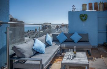 Hues of Blue & Harbour Holiday Home