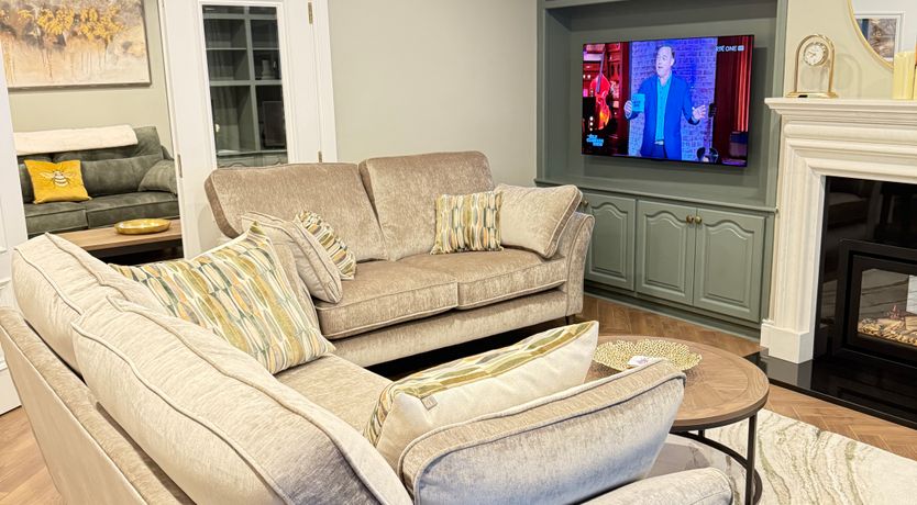 Photo of No 4 Fair Hill House- Great Location - FREE Parking/Wifi