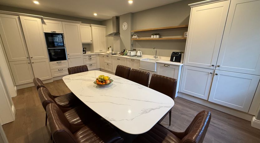 Photo of No 4 Fair Hill House- Great Location - FREE Parking/Wifi