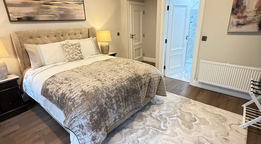 Photo of No 4 Fair Hill House- Great Location - FREE Parking/Wifi