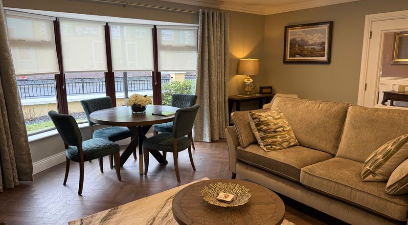 Photo of No 4 Fair Hill House- Great Location - FREE Parking/Wifi