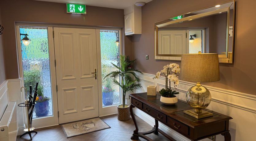 Photo of No 4 Fair Hill House- Great Location - FREE Parking/Wifi