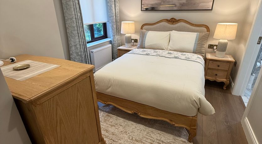 Photo of No 4 Fair Hill House- Great Location - FREE Parking/Wifi