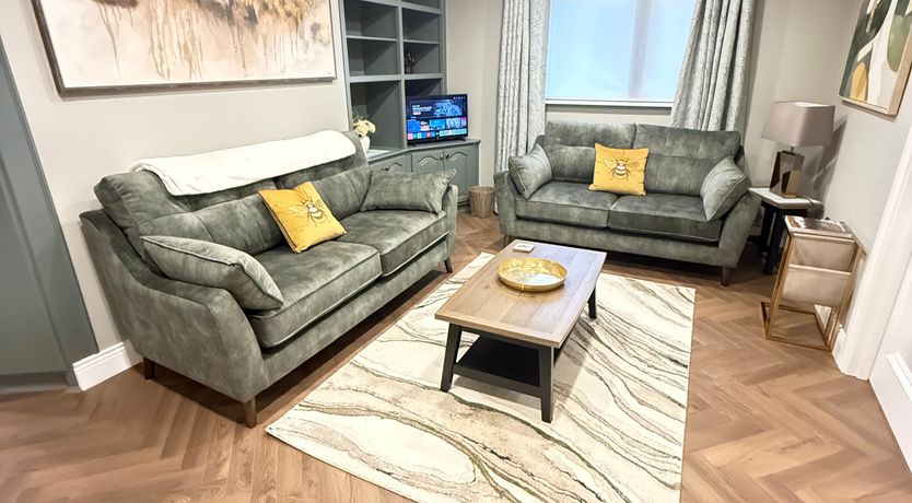 Photo of No 4 Fair Hill House- Great Location - FREE Parking/Wifi