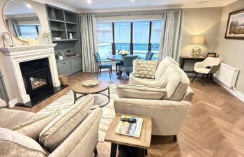 No 4 Fair Hill House- Great Location - FREE Parking/Wifi Holiday Home