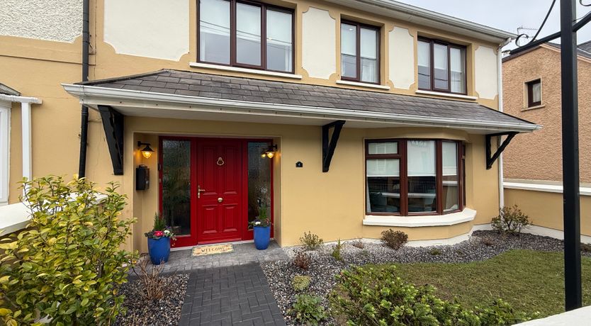 Photo of No 4 Fair Hill House- Great Location - FREE Parking/Wifi