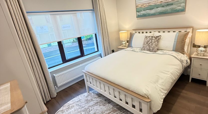 Photo of No 4 Fair Hill House- Great Location - FREE Parking/Wifi