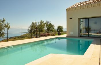 Cliffs Above Tropea Holiday Home
