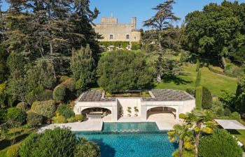 Graceful Terrain Holiday Home