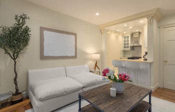 Garden City Loft Holiday Home
