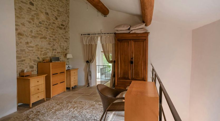 Photo of The Proven&ccedil;al Nest