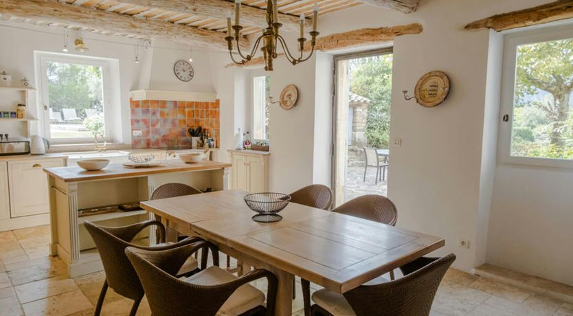 Photo of The Proven&ccedil;al Nest