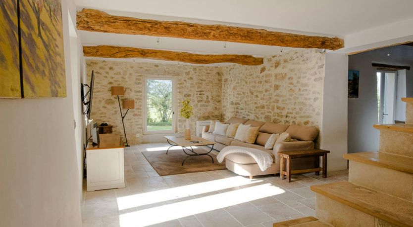 Photo of The Proven&ccedil;al Nest