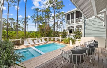 Lakefront Charm Holiday Home