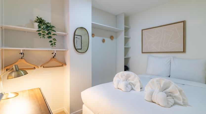 Photo of Champs-Elys&eacute;es Retreat