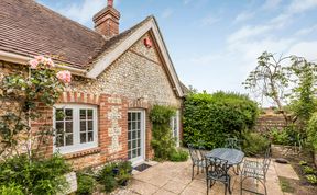 Photo of Lovely Lavant