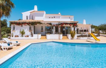 Algarvian Oasis Holiday Home