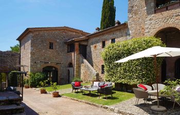 Wisteria Castle Holiday Home