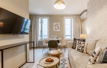 The New Marais Holiday Home