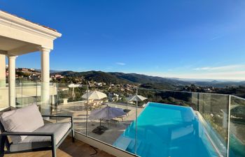 Azure Hills Holiday Home