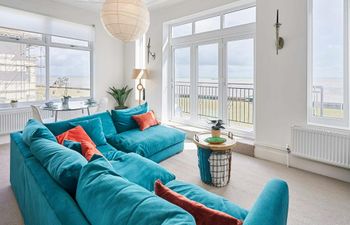 Seashore Charm Holiday Home
