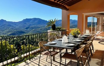 Golden Escape Holiday Home