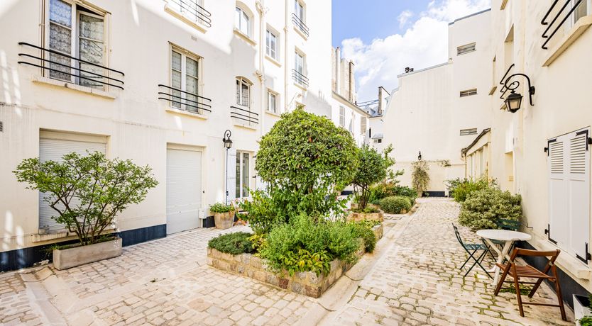 Photo of Courtyard Charmer