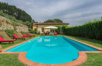 Tuscan Timepiece Holiday Home