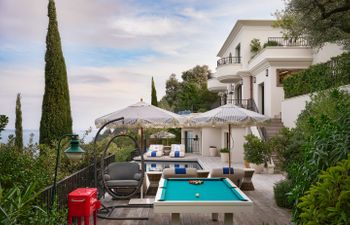 The Riviera Charm Holiday Home