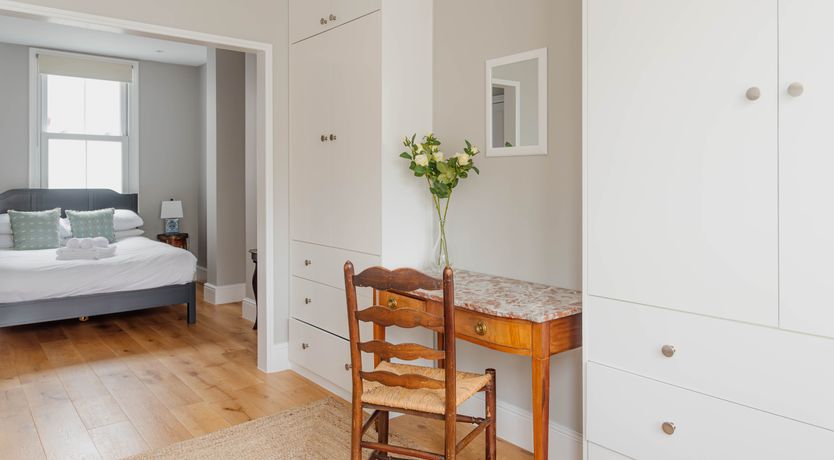 Photo of The Thames Embrace