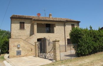 Al Bivio Holiday Home