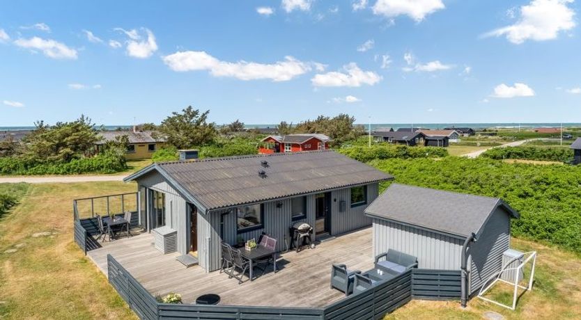 Photo of "Iiris" - 200m from the sea