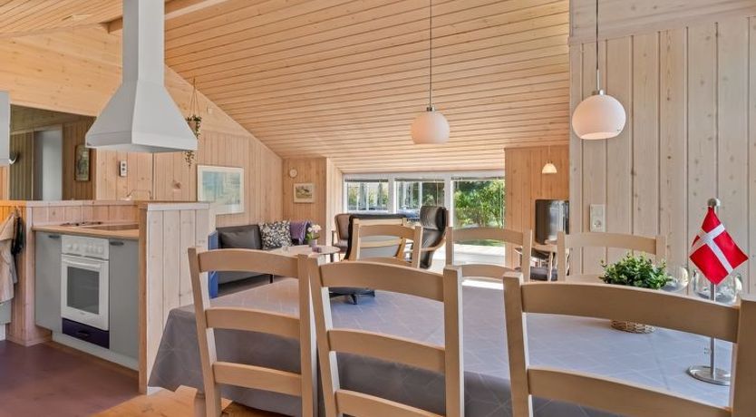 Photo of "Leeve" - 1.3km from the sea