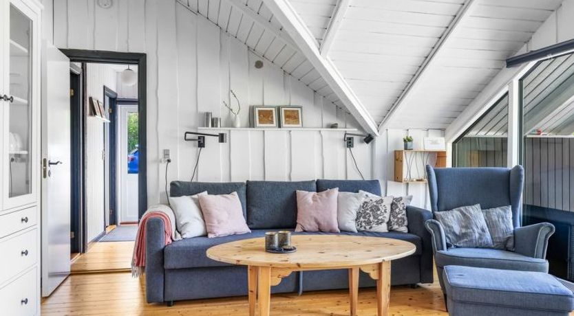 Photo of "Lovis" - 570m from the sea