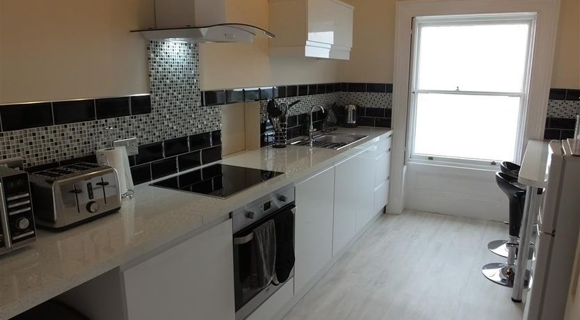 Photo of 1 Bed in Tenby