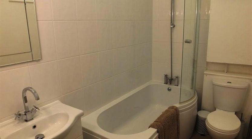 Photo of 1 Bed in Tenby