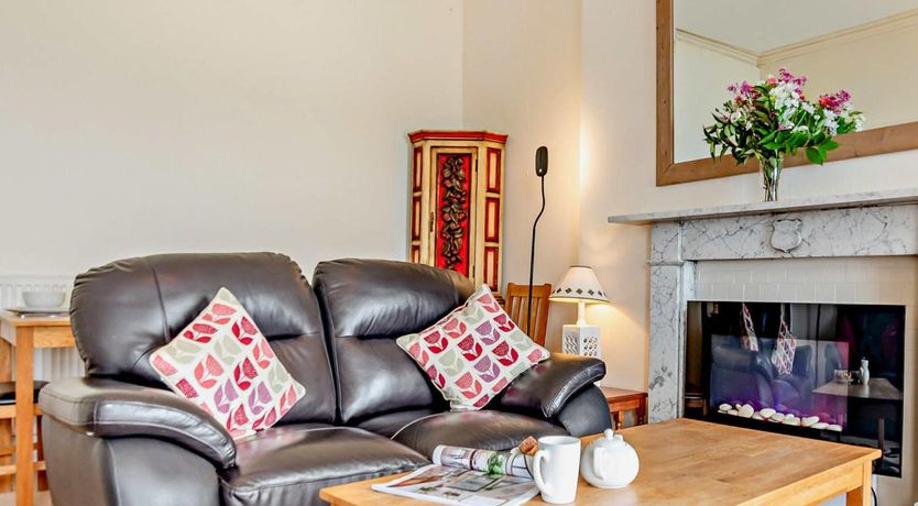 Photo of 1 Bed in Tenby