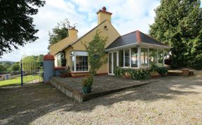 Photo of 2 Bed in Lismore