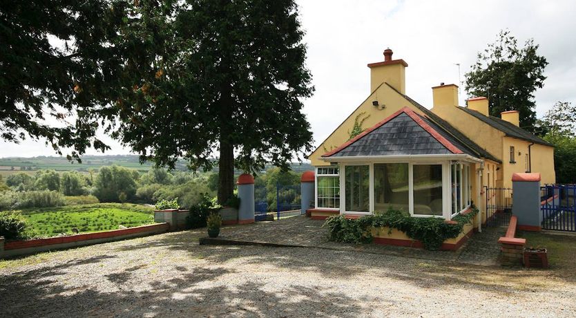 Photo of 2 Bed in Lismore