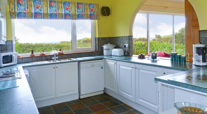 Photo of 4 Bed in Dingle