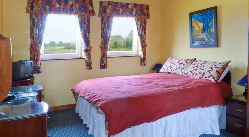 Photo of 4 Bed in Dingle