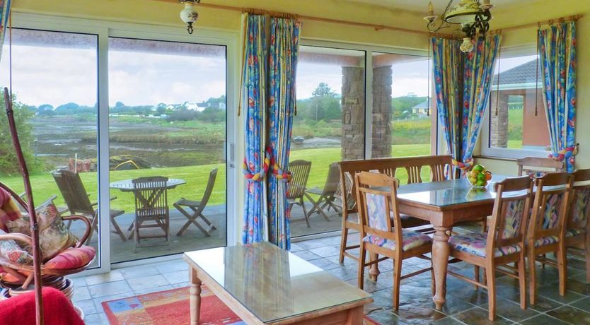 Photo of 4 Bed in Dingle