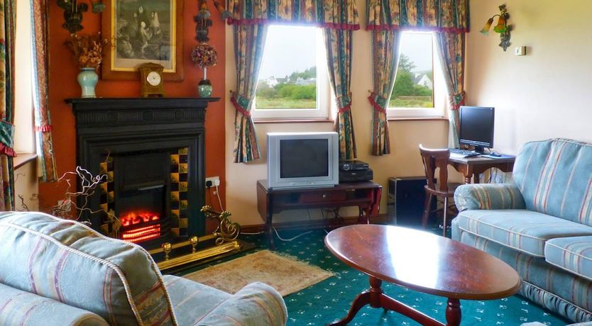 Photo of 4 Bed in Dingle