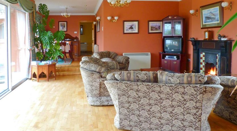 Photo of 4 Bed in Dingle