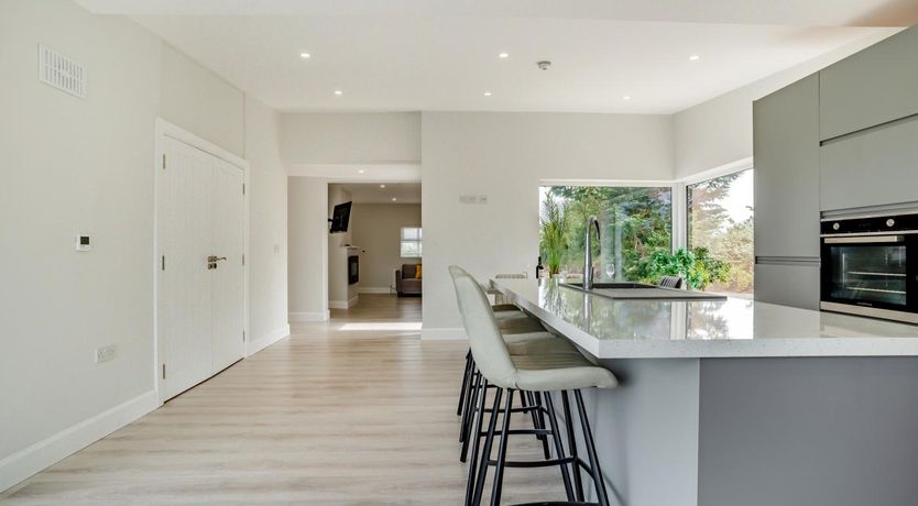 Photo of 3 Bed in Tomnahealy Little