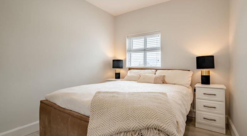 Photo of 3 Bed in Tomnahealy Little